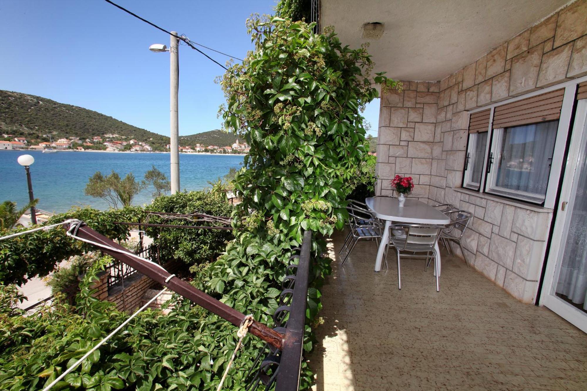 Apartments By The Sea Vinisce, Trogir - 4892 Exterior photo