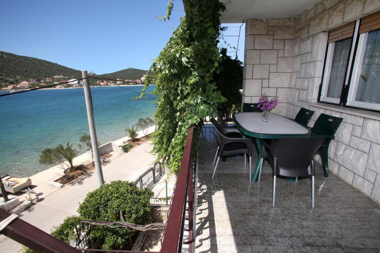 Apartments By The Sea Vinisce, Trogir - 4892 Exterior photo