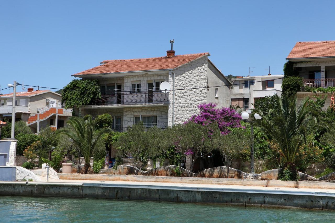 Apartments By The Sea Vinisce, Trogir - 4892 Exterior photo